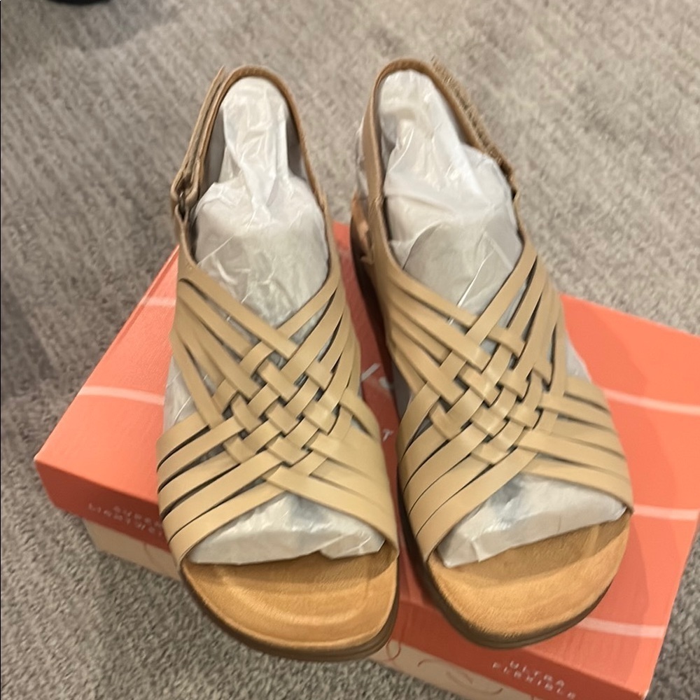 Easy Spirit Tan Woven Sandals
